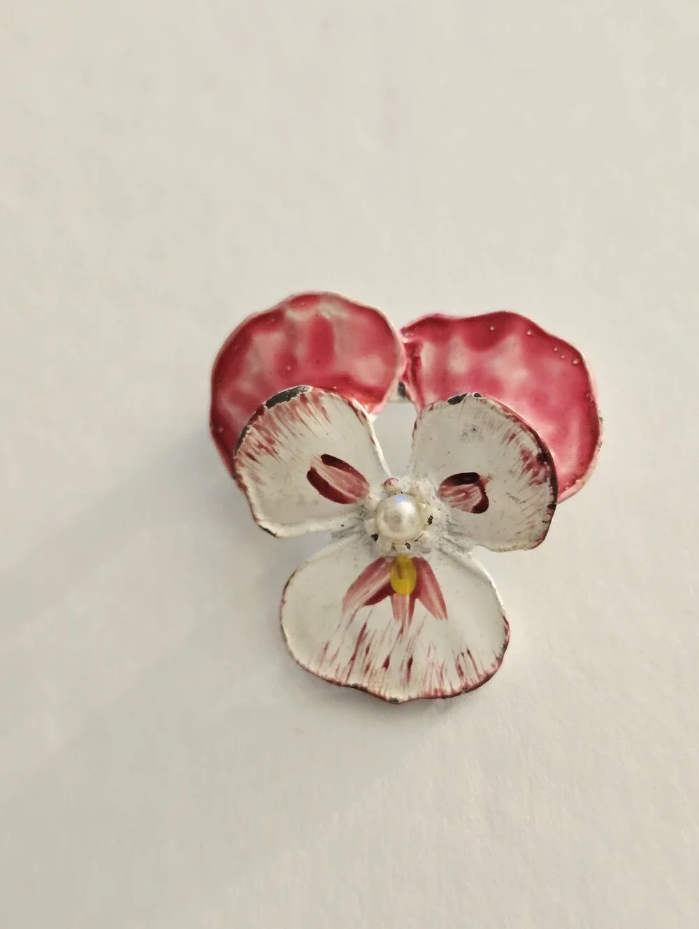 Vintage Victorian Revival Pansy 70s enamel Pink pin pearl center signed Gerrys